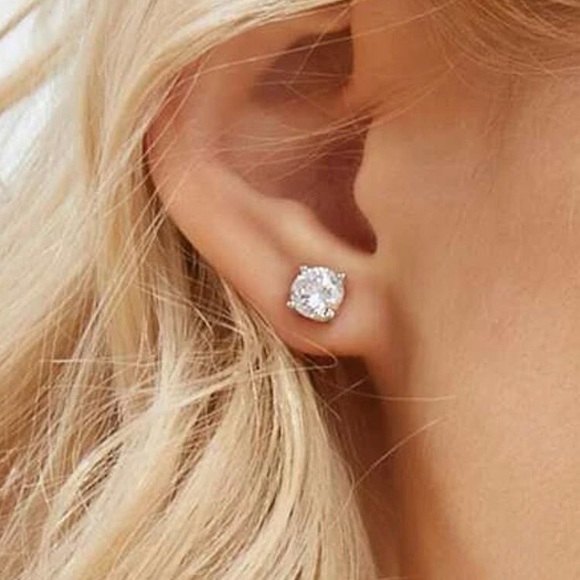 🔵𝟲𝟱%𝗢𝗙𝗙 𝗯𝘂𝗻𝗱𝗹𝗲𝘀 𝟯+🔵 NEW CZ Round Stud Earrings - Picture 6 of 14